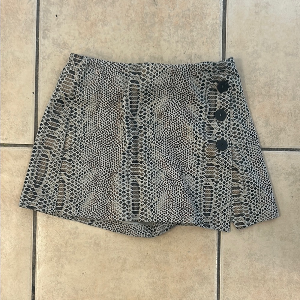 Stylish Snake Print Mini Skirt